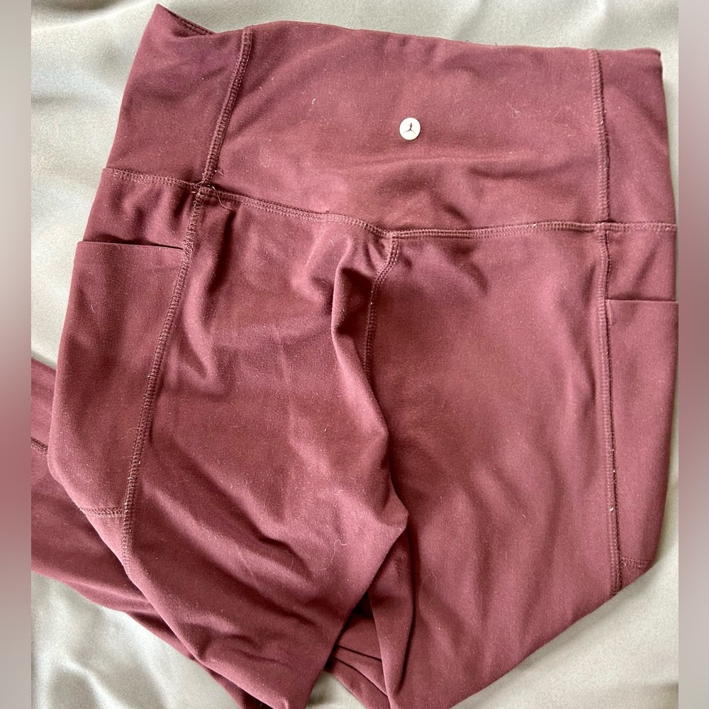Women’s purple legging with pockets